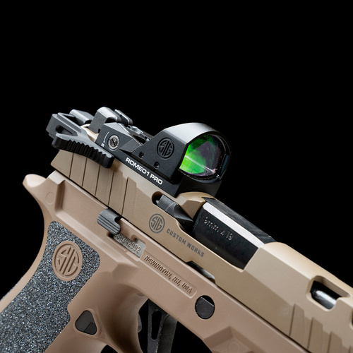 Strike Industries - oboustranná boční nabíjecí rukojeť pro pistoli Sig Sauer P320 - černá - SI-P320-CH