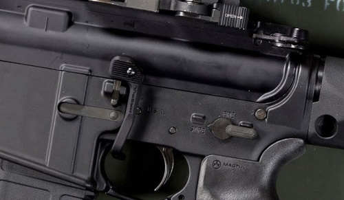 Magpul - B.A.D. Lever® - Battery Assist Device pro AR15/M4 - MAG980