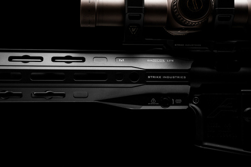 Strike Industries - Hliníkový chránič ruky Gridlok LITE 8,5" - AR-15 - černý - SI-GRIDLOK-LITE-8.5-BK