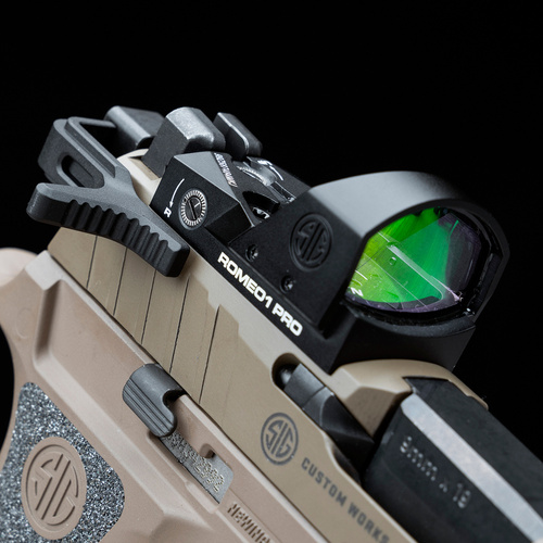 Strike Industries - oboustranná boční nabíjecí rukojeť pro pistoli Sig Sauer P320 - černá - SI-P320-CH