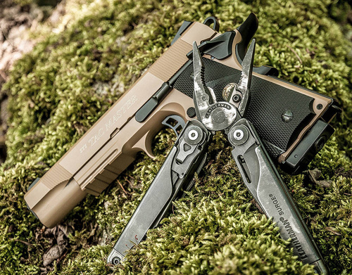 Leatherman - Multifunkční nářadí Surge® - černé - 831333