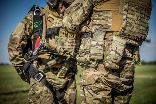 Přímá akce - Pouzdro na léky Vertikální - Adaptivní zelená - PO-MEDV-CD5-AGR