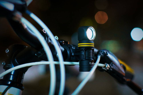 Armytek - Dobíjecí LED svítilna / čelovka Elf C1 - Teplé světlo - 930 lm - F05003W