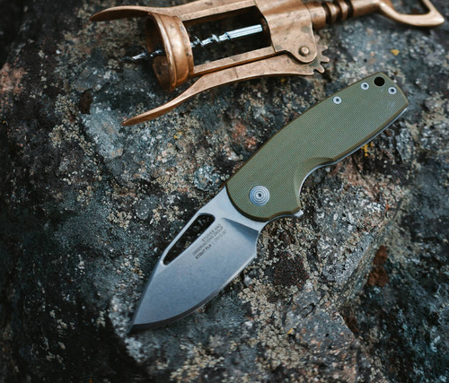SOG - Zavírací nůž Stout FLK - Olive Drab - 14-03-01-57