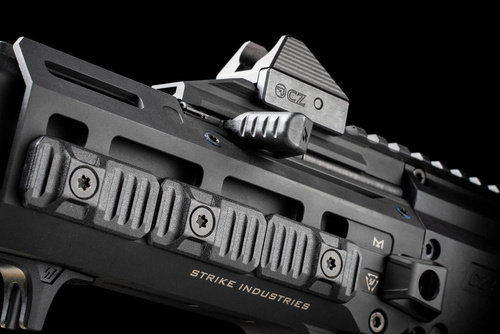 Strike Industries - CZ Scorpion EVO 3 Nabíjecí rukojeť - střední - SI-CEVO-CH-M