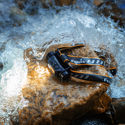 Fenix - Čelovka HM60R V2.0 - 1600 lm - Černá - HM60R.11115