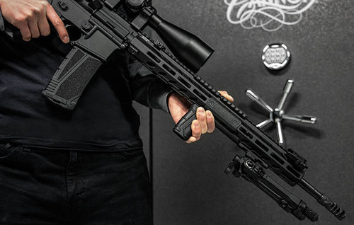 UTG - Přední rukojeť Compact M-LOK - černá - RB-FGM01