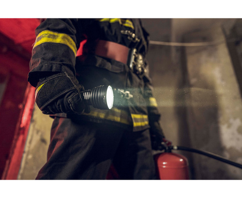 Armytek - Taktická svítilna Barracuda Pro Max - Stroboskop - 2800 lm - Černá - F10501PC