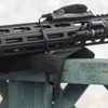 Strike Industries - Úhlová rukojeť Link se systémem vedení kabelů - M-LOK / KeyMod - černá - SI-AR-HSFG-BK