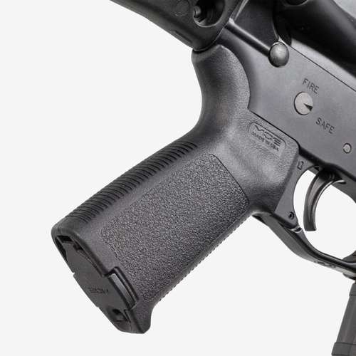 Magpul - MOE® Grip pro AR-15 / M4 - černý - MAG415