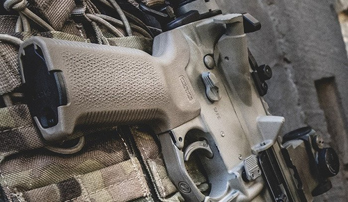 Magpul - MOE-K2® Grip pro AR-15 / M4 - černý - MAG522
