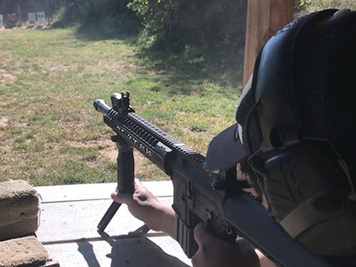 Leapers - Dvojnožka / přední rukojeť UTG® D Grip® - Picatinny - černá - MNT-DG02Q