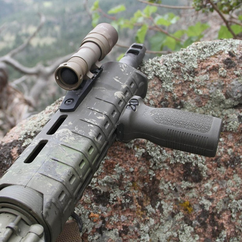 Magpul - RVG® M-LOK® Polymer Adapter Rail - MAG596 BLK
