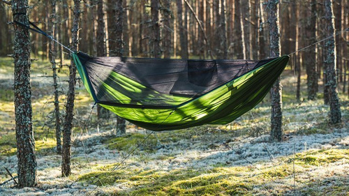 Lesovik - Turistická houpací síť DRAKA s moskytiérou a závěsem SNEKA - Treetop Green