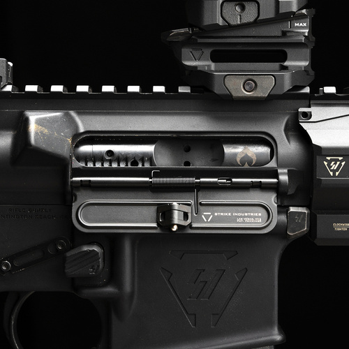Strike Industries - Prachový kryt pro AR-15 - ocel - černý - SI-AR-SUDC-223