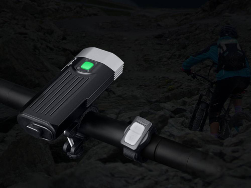 Fenix - LED svítilna na kolo - 2200 lumenů - černá - BC30 V2.0