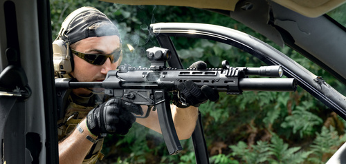 UTG Pro - Přední chránič ruky pro MP5 Monolithic M-LOK - hliník - Černá - MTU055SSME