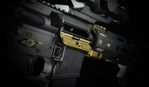 Strike Industries - BUDC Billet Ultimate Dust Cover - červený - AR-BUDC-223-RED