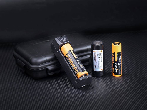 Fenix - Mikroprocesorová nabíječka baterií ARE-X1 V2.0 - 18650 - USB-C