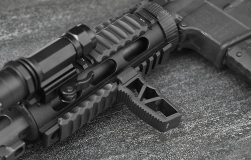 UTG - Ultra Slim Picatinny Forward Grip - černý - MT-FGP01X
