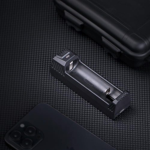 Fenix - Mikroprocesorová nabíječka baterií ARE-X1 V2.0 - 18650 - USB-C
