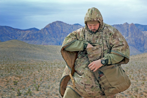 Helikon - Swagman Roll® Poncho - Climashield® Apex™ - Crimson Sky - PO-SMR-NL-83