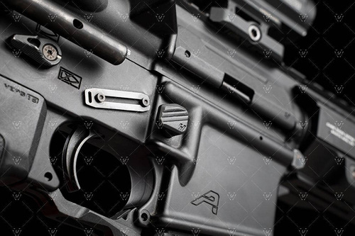 Strike Industries - Modulární spouštěč zásobníku AR - černý - SI-AR-MMR