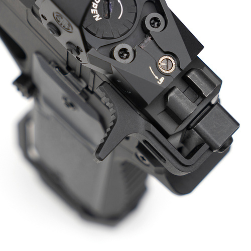 Strike Industries - oboustranná boční nabíjecí rukojeť pro pistoli Sig Sauer P320 - černá - SI-P320-CH