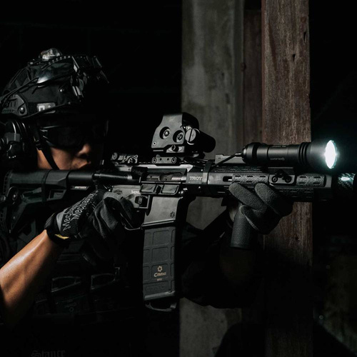 Olight - Javelot Tac M dobíjecí LED svítilna s držákem M-LOK - 1000 lumenů - černá