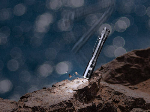 Fenix - LED svítilna LD22 V2.0 s baterií 1600 mAh - 800 lumenů - LD22 V2.0