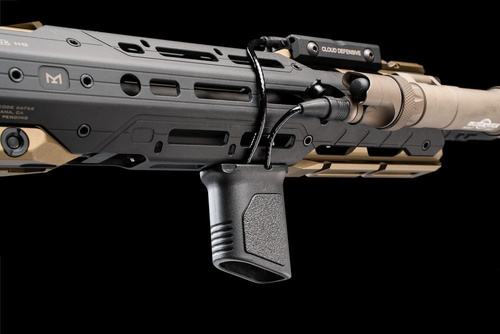 Strike Industries - M-LOK® úhlová vertikální rukojeť - krátká - černá - SI-AR-CMAG-S