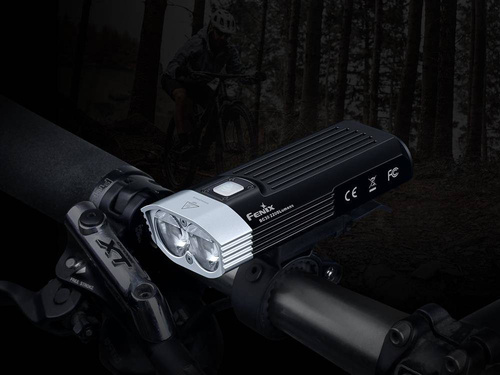 Fenix - LED svítilna na kolo - 2200 lumenů - černá - BC30 V2.0