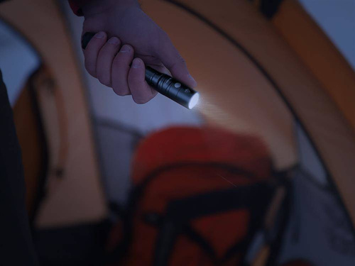 Fenix - LED svítilna LD22 V2.0 s baterií 1600 mAh - 800 lumenů - LD22 V2.0