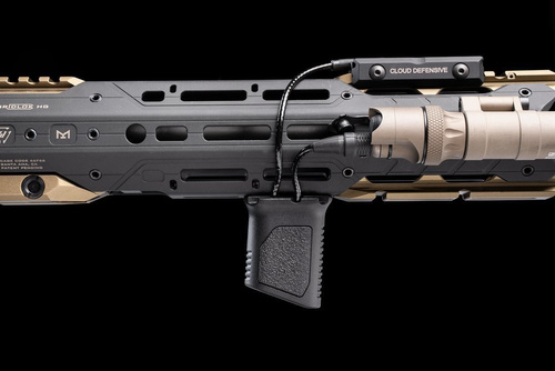 Strike Industries - M-LOK® úhlová vertikální rukojeť - krátká - černá - SI-AR-CMAG-S